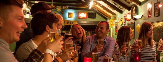 Bakken Pub Bar Hoekassen Gruppe Voksen Stemning