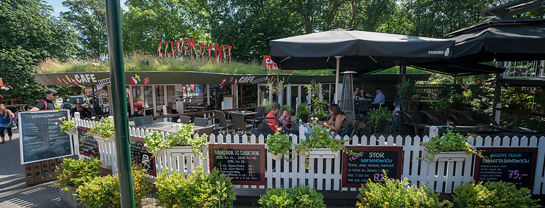 Bakken Restaurant Elverdybet Terrasse stemning
