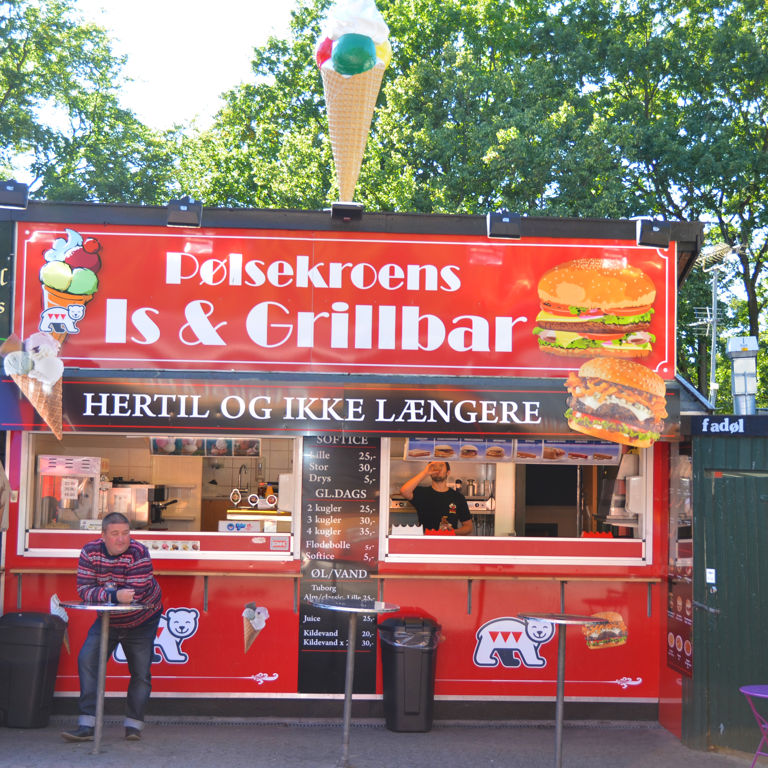 Bakken Cafe Is Fastfood Poelsekroens Grill Facade