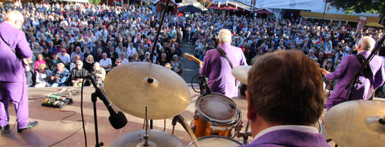 Bakken Underholdning Musik TirsdagsPigtraad The Cliffters Friluftsscenen