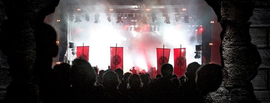 Bakken Underholdning CoverTirsdag Pink Floyd The Wall